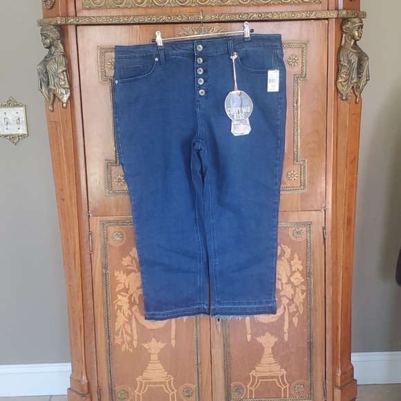 Hydraulic Jeans 406 Hydraulics Curvy Mid Rise Cropped Jeans Poshmark